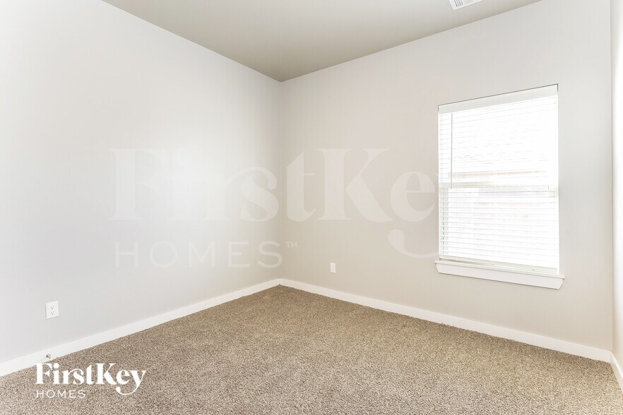 Building Photo - 612 NW 182nd St