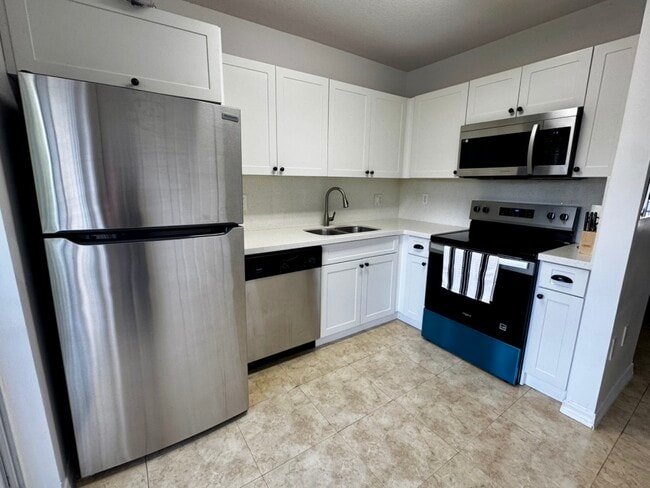 Building Photo - 6676 SW 115th Ct