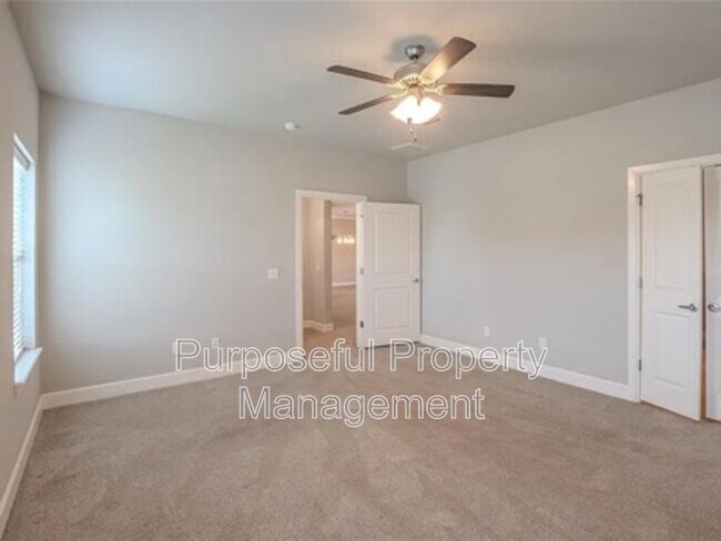 Building Photo - 12037 Ashford Dr