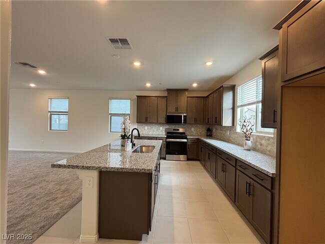 Building Photo - 1505 Little Penguin St