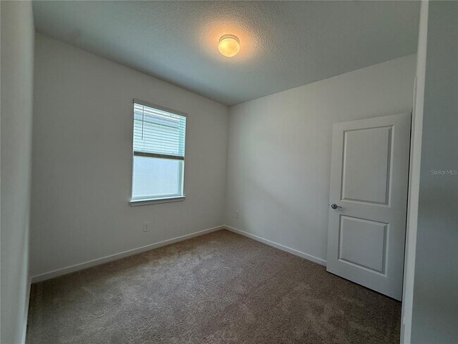 Building Photo - 3915 Big Sky Dr