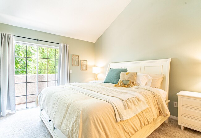 Comfortable king size bed with balcony so you can relax and enjoy deep sleep - 24137 Del Monte Dr