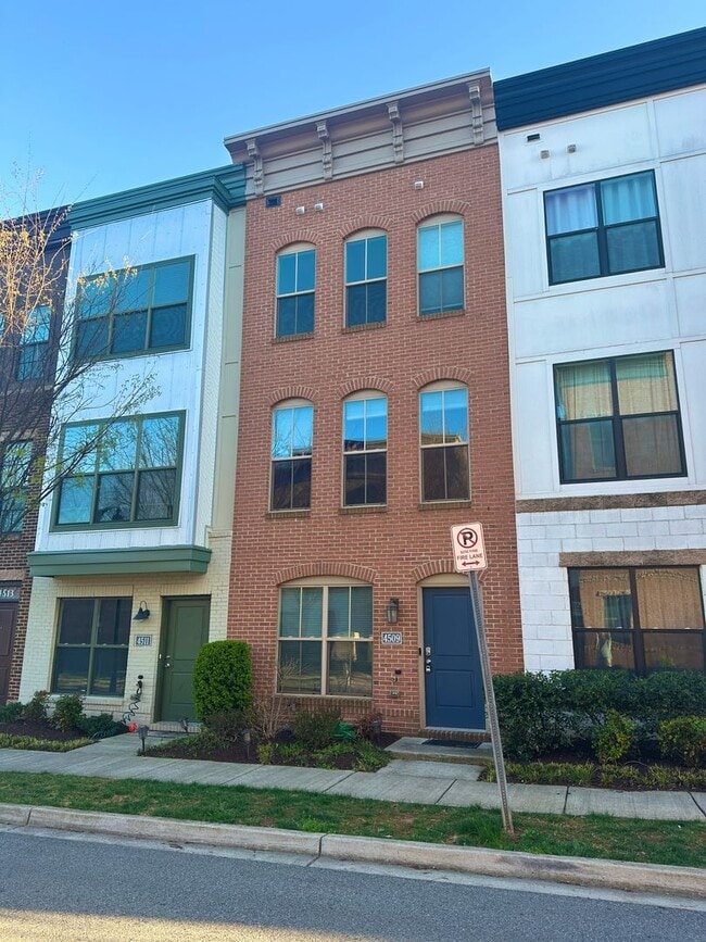 Primary Photo - Amazing 3 BR/3.5 BA Townhome in Hyattsville!