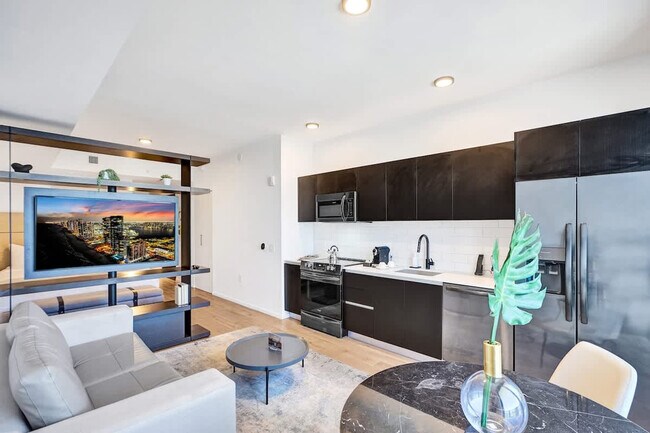 Building Photo - 398 NE 5th St