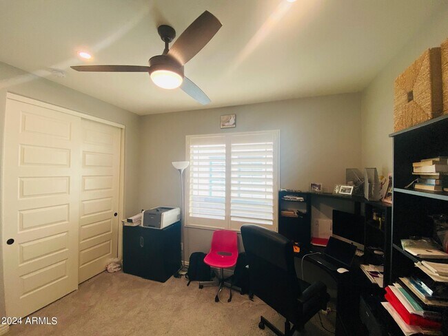 Building Photo - 3318 E Los Gatos Dr