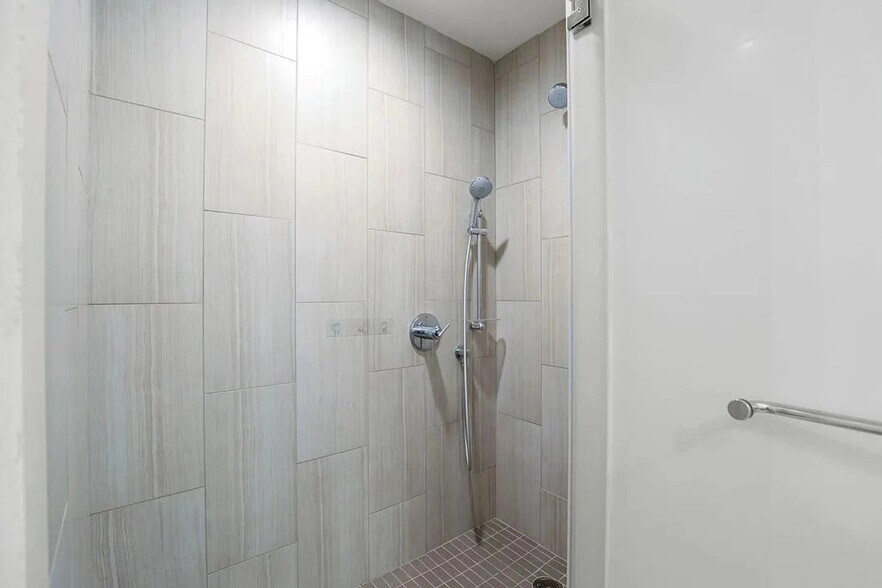 Building Photo - 5308 Sepulveda Blvd