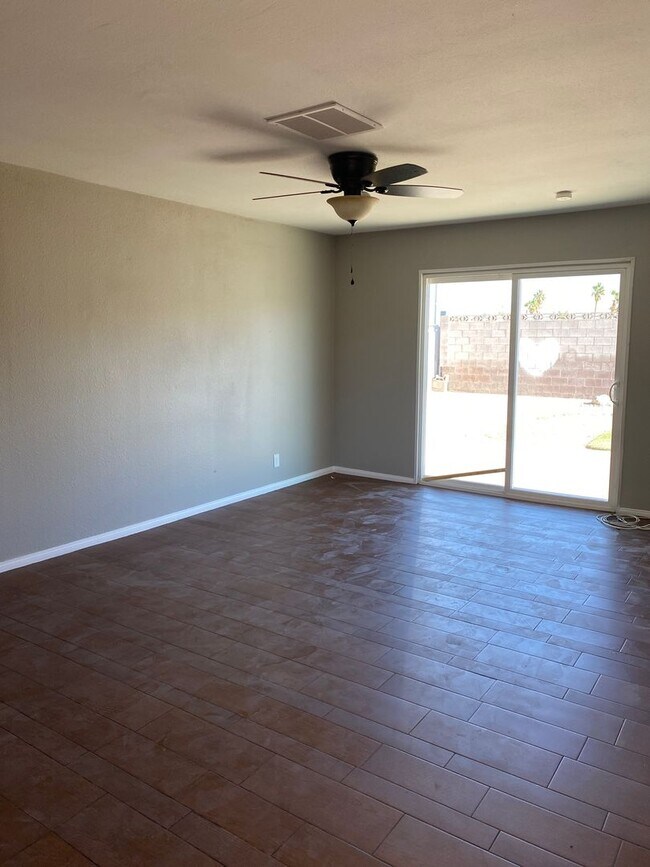 Building Photo - 401 Tiger Lily Way