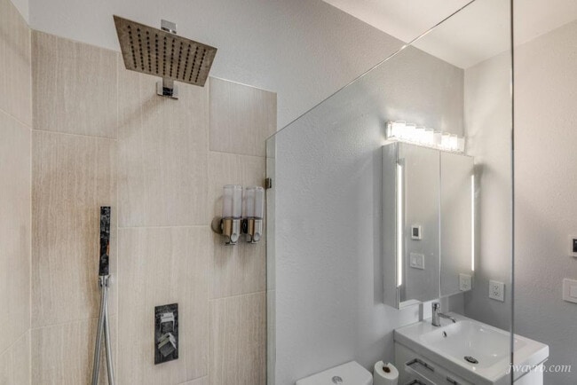 Building Photo - 603 Natoma St