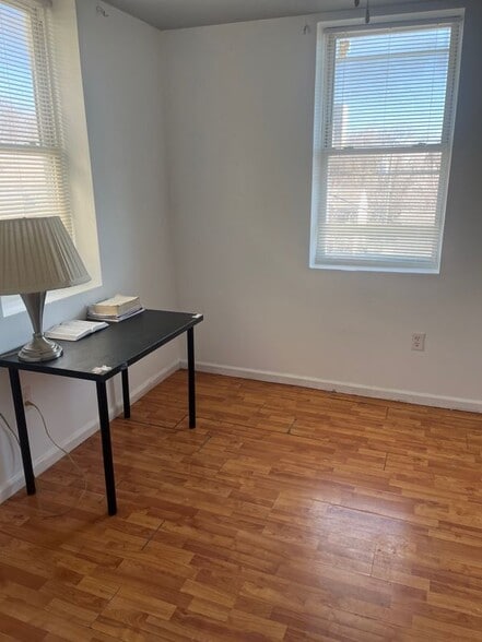 Building Photo - 2351 N Park Ave