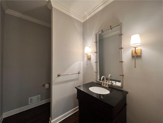 Building Photo - 5630 Sandown Way
