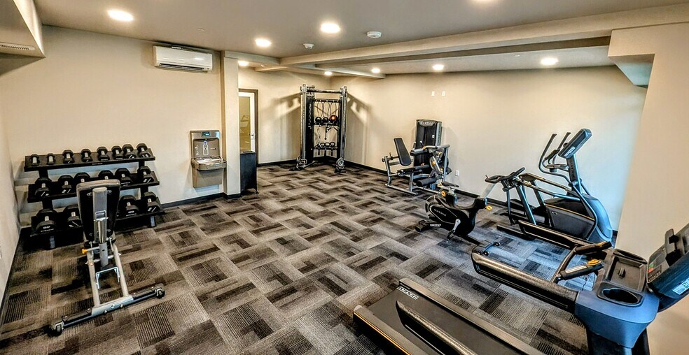 Building Photo - Kingswood Village