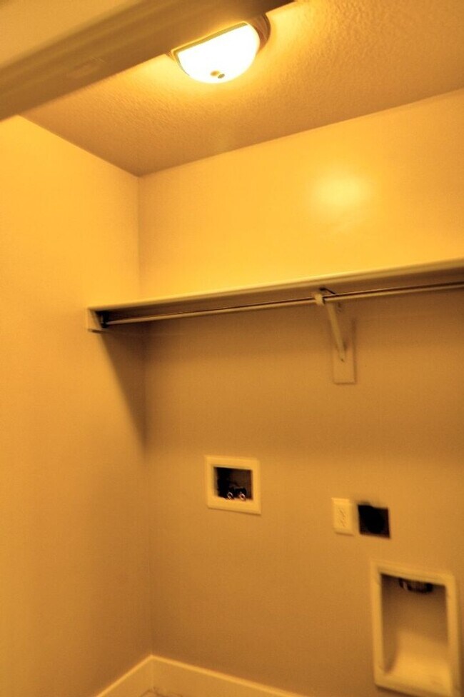 Building Photo - 16365 S Piston Ln