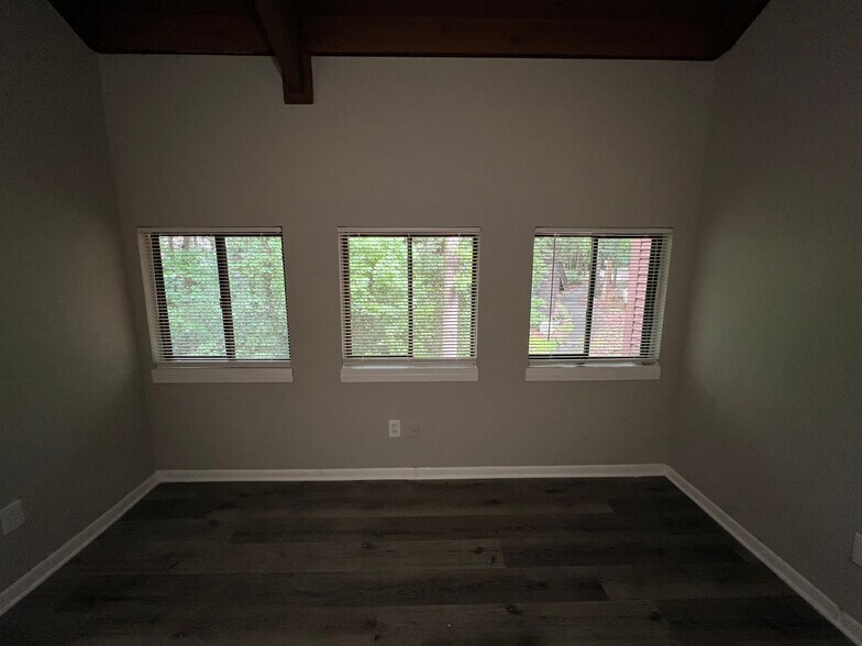 Building Photo - Room in Townhome on Terrace Trail