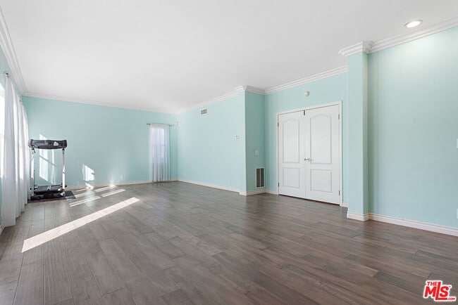 Building Photo - 24310 Belford Ct