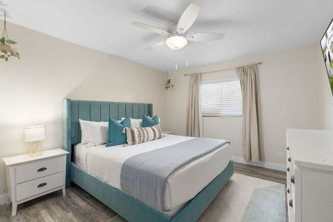 Building Photo - 14410 North 42nd Pl