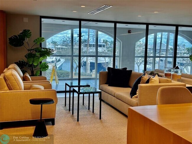 Building Photo - 1010 Seminole Dr