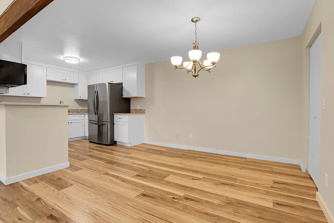 Building Photo - $1,995 - 2 Bed, 2 Bath Condo in Lakewood w...