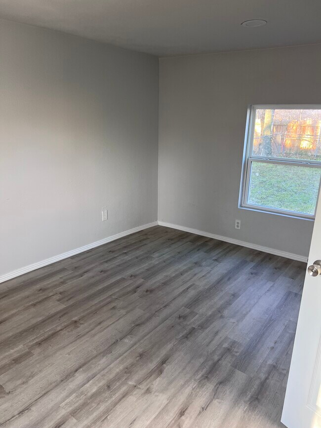 Building Photo - 209 Pecan St