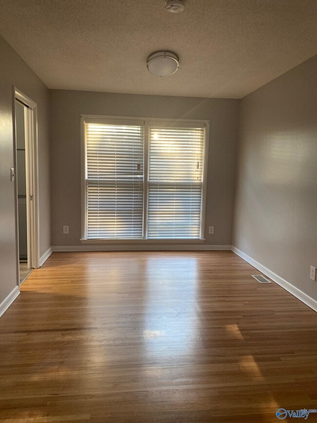 Building Photo - 4411 McClain Ln NW