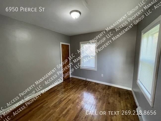 Building Photo - 6950 Pierce St