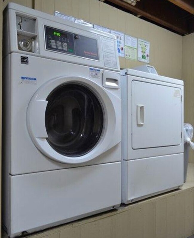 On-Site Laundry Facility - 3064 Sacramento St