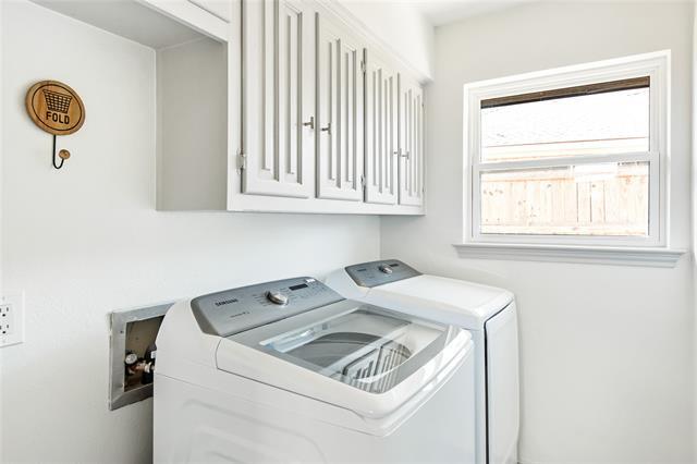 Building Photo - 2212 Parkhaven Dr