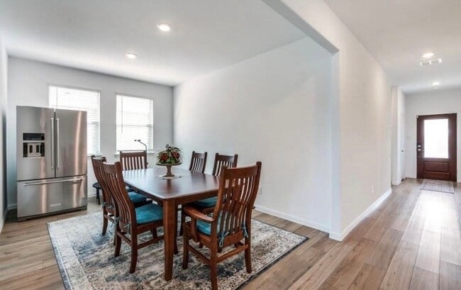 Building Photo - 8424 Gray Squirrel Ln.