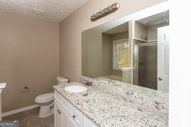 Building Photo - 127 Kingswood Dr