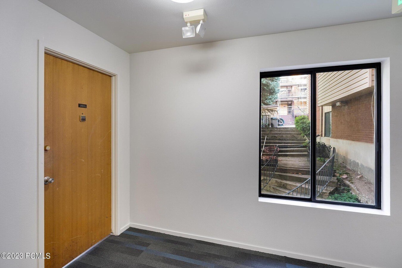 Building Photo - 425 S 1000 E