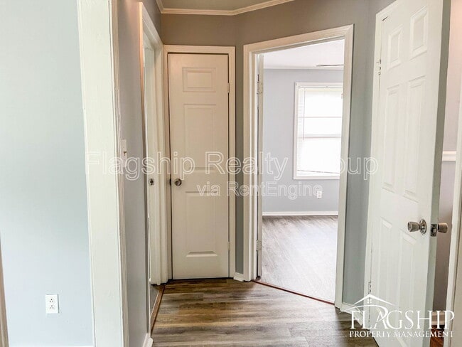 Building Photo - 122 Blaire Ln