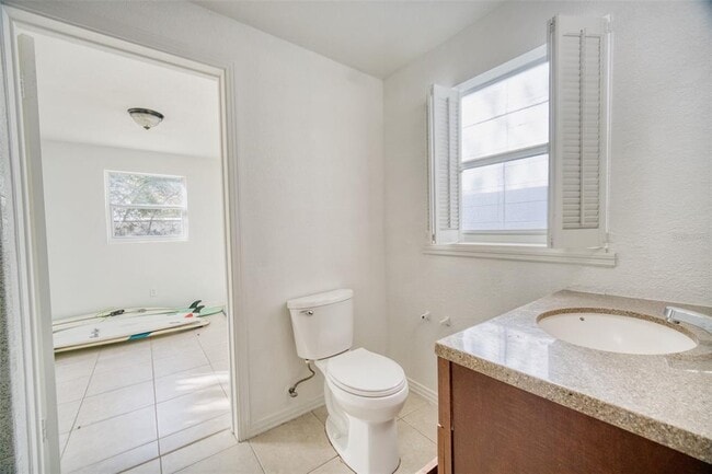 Building Photo - 2317 Harris St