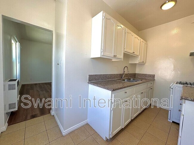 Building Photo - 521 N Avalon Blvd