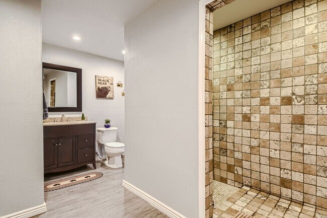 Building Photo - 10122 Richfield Way