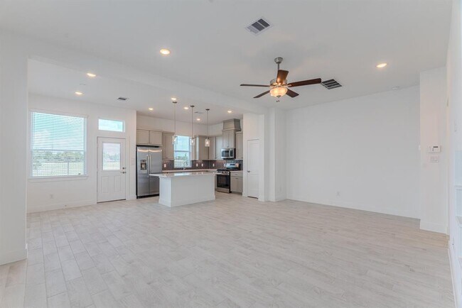 Building Photo - 21238 Black Gap Wildlife Dr