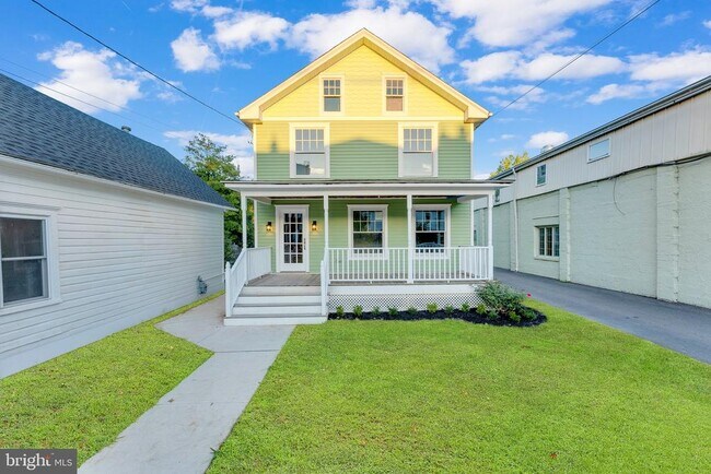 Building Photo - 15 N Main St