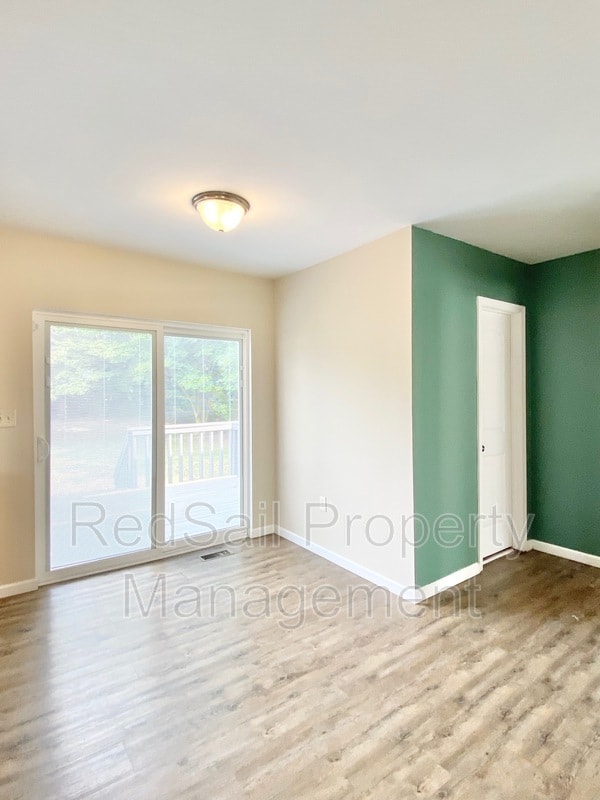 Building Photo - 214 Brightwood Ave