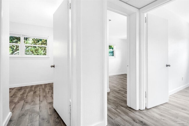 Building Photo - 22 Laurie Dr NE