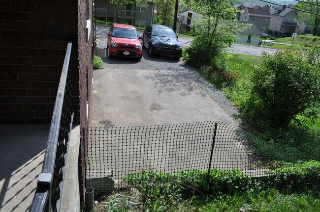 Building Photo - 612 Grant Ave