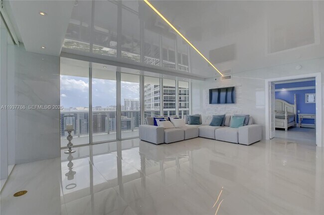 Building Photo - 1830 S Ocean Dr