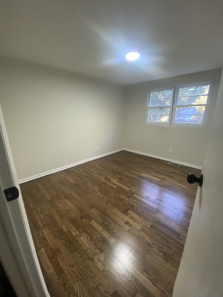 Building Photo - 6009 Wade Ln