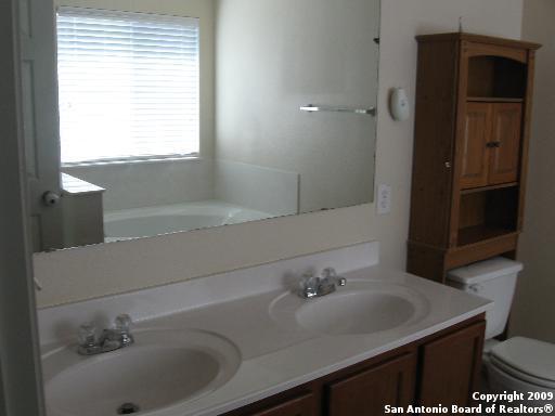 Building Photo - 204 N Willow Way