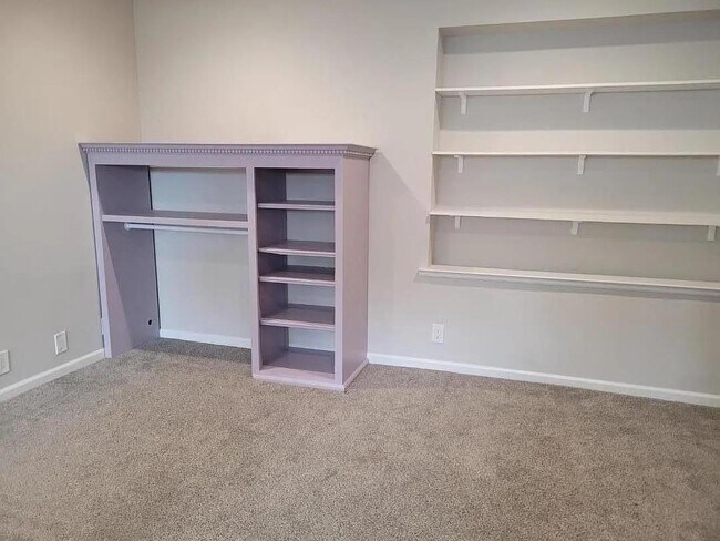 Building Photo - 1172 Park Pacifica Ave