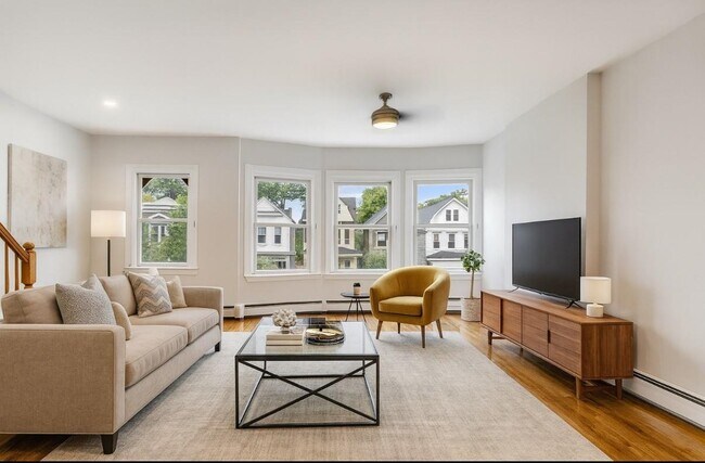 Primary Photo - 240 Harrison Ave