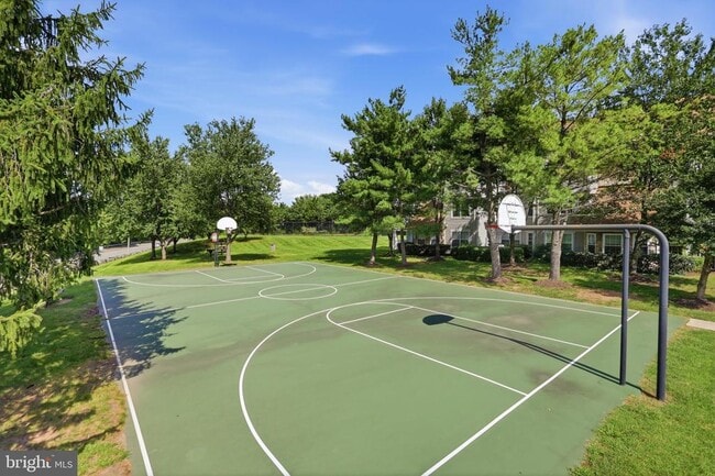 Building Photo - 5629 Willoughby Newton Dr