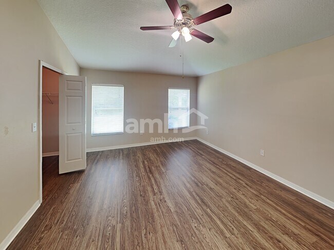 Building Photo - 25815 Crippen Dr