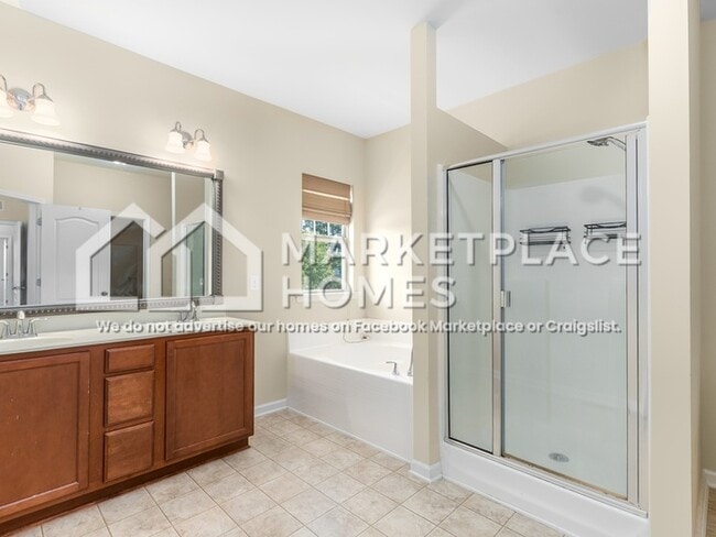 Building Photo - 533 Panorama Park Pl