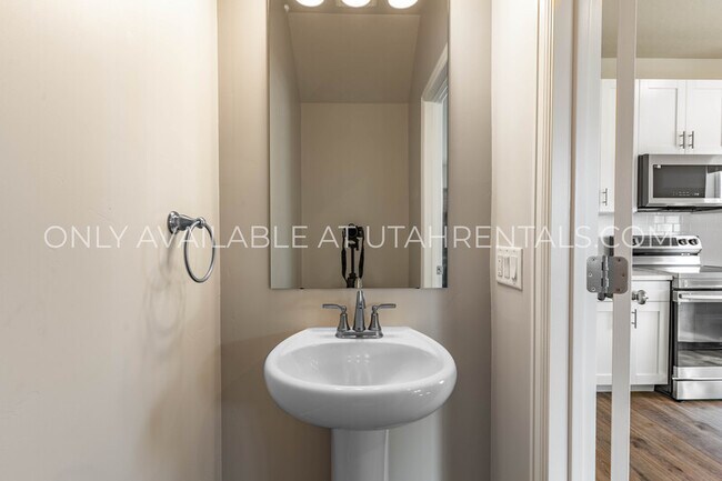 Building Photo - 100 Riverside Drive