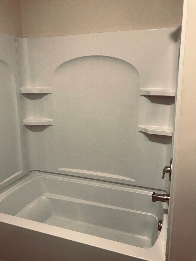 Building Photo - Arden Townhome: Commuter's Wishlist