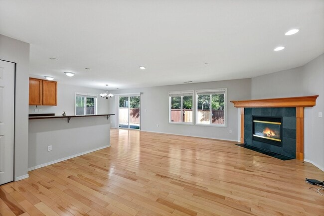 Building Photo - Charming 3-Bed Craftsman in DuPont | Trail...