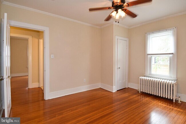 Building Photo - 930 N Danville St